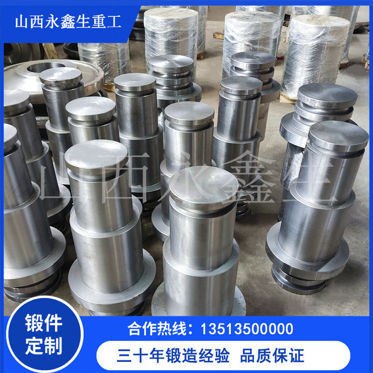 锻造齿轮轴（材质20CrMnMo）锻件